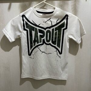 5 for $10 Tapout White and Black T-Shirt Size 5/6